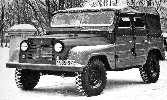 1958 год, УАЗ-460. Первый опытный образец, впоследствии приведший к появлению модели УАЗ-469.