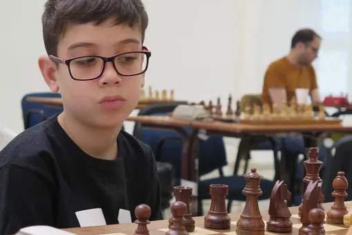 «Месси из мира шахмат»: 10-летний мальчик из Аргентины обыграл непобедимого Магнуса Карлсена