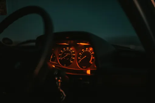 Как безопасно ездить на автомобиле в темное время суток?