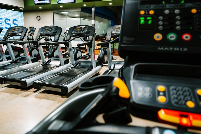В США призвали запретить беговые дорожки Peloton Tread+ после 39 несчастных случаев В США призвали запретить беговые дорожки Peloton Tread+ после 39 несчастных случаев