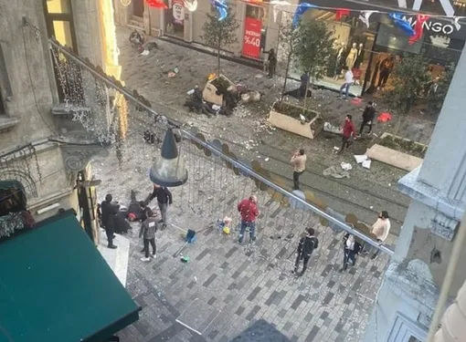 Первые кадры после взрыва в центре стамбульской пешеходной улицы Истикляль