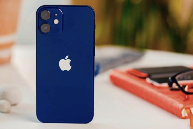 Apple решила закрыть производство iPhone 12 mini Apple решила закрыть производство iPhone 12 mini