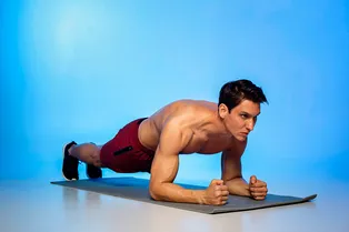 Чем так полезны изометрические упражнения для здоровья мужчин