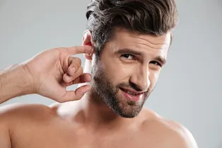 Для чего нужны волосы в ушах и можно ли их удалять? 