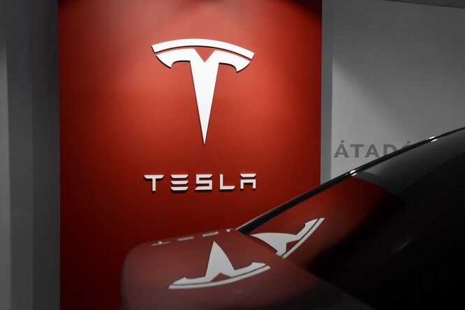 Tesla умеет «ругаться» — среди голосовых команд оказалась неприличная фраза Tesla умеет «ругаться» — среди голосовых команд оказалась неприличная фраза