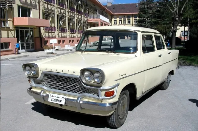 Devrim первый в истории турецкий автозавод. Основан в 1961 году по приказу правительства, но массовым производство так и не стало. Единственная модель оказалась неудачной, было выпущено всего несколько десятков экземпляров, а чуть позже на базе Devrim создали другой завод Anadol.