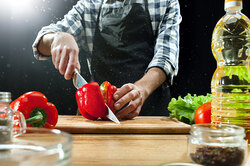 Как самостоятельное приготовление пищи помогает похудеть: 5 причин начать это делать уже сегодня