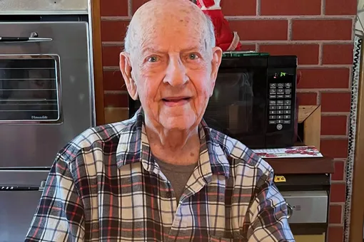 109-летний американец раскрыл секрет долголетия: никакого спорта и диет — он каждый день потреблял этот продукт!