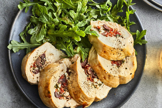 Как приготовить фаршированную курицу за 15 минут: простой и вкусный рецепт Как приготовить фаршированную курицу за 15 минут: простой и вкусный рецепт