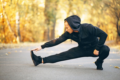 Занятия спортом на улице в холодный период: как правильно подобрать одежду. Видео