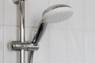 Как часто нужно принимать душ: проверьте, правильно ли вы следите за собой