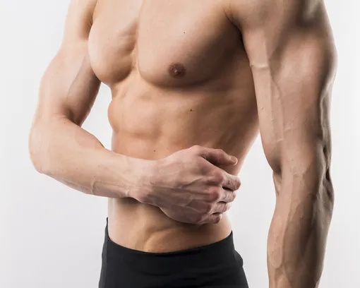 Иногда мускулистые мужчины могут нуждаться в предварительном массаже, чтобы кровь начала лучше приливать в чувствительные места.
