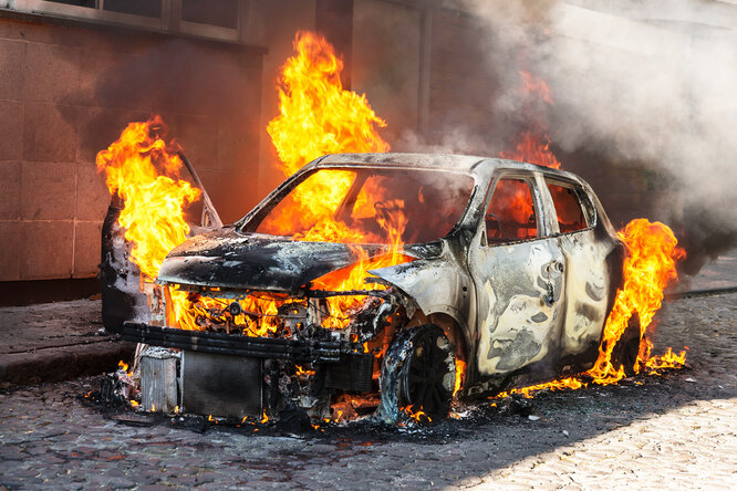 Что делать, если горит ваш автомобиль