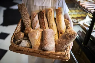 Почему рестораны приносят хлеб до основного блюда