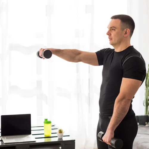 Прокачай все тело за 5 минут без спортзала: домашняя тренировка для быстрого роста мышц