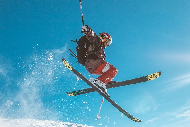 6 самых интересных лыж в 2023 году: они подойдут для всего, от бега до охоты