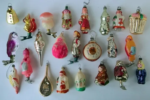 За сколько можно продать советские елочные игрушки?