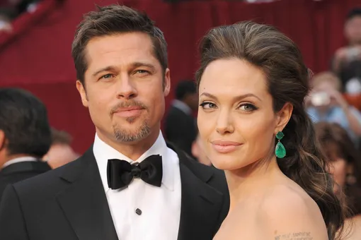 Домашнее насилие и драка на джете: за что Анджелина Джоли снова хочет засудить Брэда Питта?