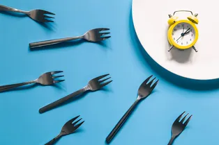 Медленная диета: как съедать прием пищи минимум за 20 минут и почему это поможет похудеть
