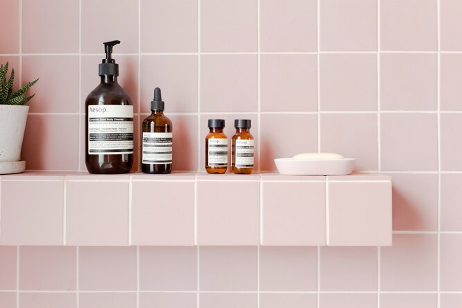 Таблетки и парфюм: что не стоит хранить в ванной комнате