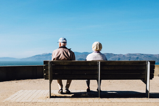 Почему пожилым родителям больше нельзя жить в одиночестве: 8 важных признаков