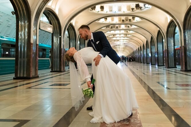 В московском метро впервые зарегистрировали брак