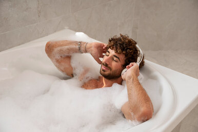 Почему полезно принимать прохладную ванну?