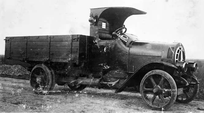 Marta (Magyar Automobil Reszveny Tarsasag Arad) первый автомобильный завод в Румынии, основанный в 1909 году по лицензии американской компании Westinghouse. Машины производились до 1926 года с перерывом на I Мировую войну, до войны успели выпустить около 650 автомобилей и автобусов.