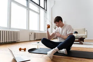 6 упражнений на все тело: попробуйте домашнюю тренировку для быстрого роста мышц