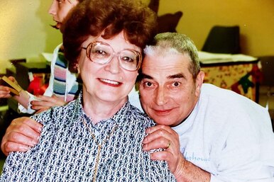 Они обещали быть вместе вечно: история пары, ушедшей из жизни в один день после 70 лет брака Они обещали быть вместе вечно: история пары, ушедшей из жизни в один день после 70 лет брака