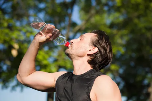 5 причин больше пить воды во время похудения