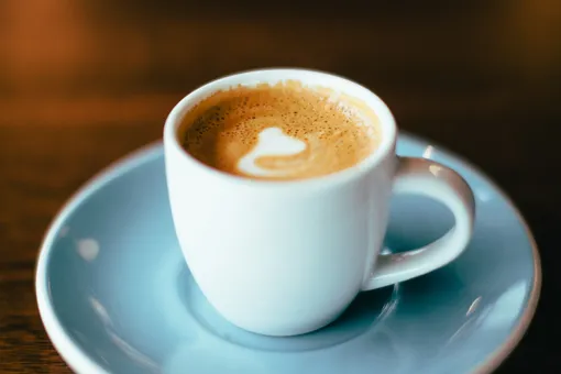 Насколько опасно для здоровья пить сладкий чай и кофе?