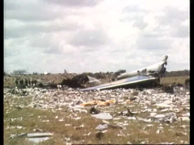 Катастрофа в Найроби. 20 ноября 1974 года Boeing 747-130 немецкой компании Lufthansa рухнул на землю через шестнадцать секунд после вылета, врезался в насыпь и сгорел. Из 157 человек на борту погибли 59, остальные смогли эвакуироваться.