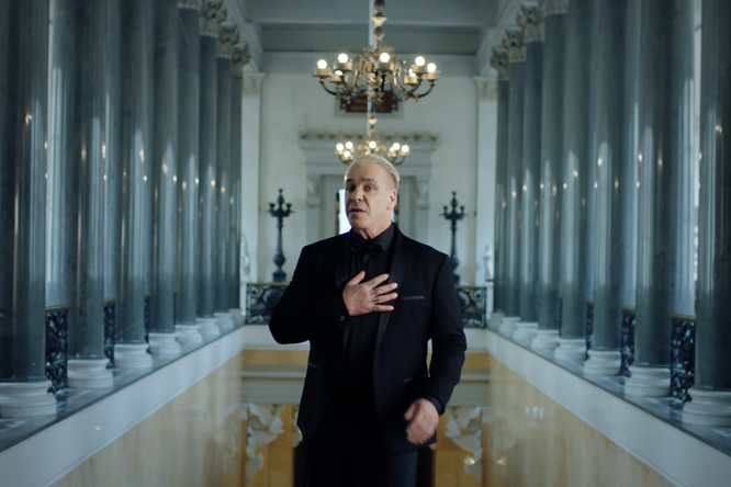 Вышел уже второй клип на русскоязычную песню в исполнении лидера Rammstein Вышел уже второй клип на русскоязычную песню в исполнении лидера Rammstein