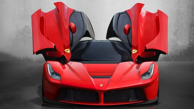 Ferrari LaFerrari (1.4 млн. долларов). 