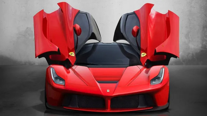 Ferrari LaFerrari (1.4 млн. долларов).