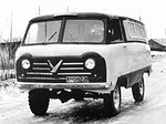 1954 год, УАЗ-450. С 1947 по 1954 год Ульяновский завод занимался сборкой ГАЗ, но в 1954 году его, наконец, окончательно вернули в ряды производителей собственной техники. Первым серийным УАЗом стала классическая «буханка». На снимке опытный образец.