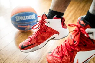 Как выбрать лучшую обувь для баскетбола: узнайте 5 важных правил