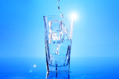 Как понять, достаточно ли воды вы пьете: простой тест, который займет всего 5 секунд