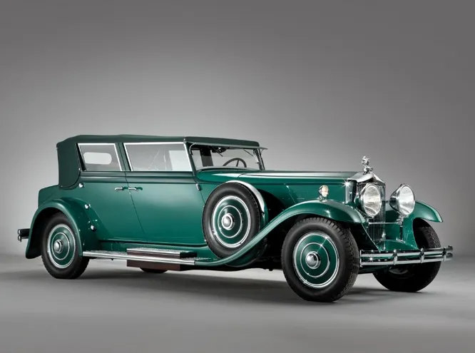 Конечно, Minerva. С 1902 по 1938 года эта фирма была знаком качества и конкурировала с Rolls-Royce и другими производителями автомобилей класса «люкс». Во время войны фирма переориентировалась на армейскую технику, а после вплоть до 1956-го делала внедорожники по лицензии Land Rover. На снимке Minerva 8 AL Rollston Convertible Sedan 1931 года.