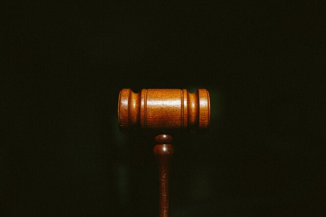 Согласно законодательству, работник, которому задержали заработную плату, имеет право обратиться в суд. Согласно законодательству, работник, которому задержали заработную плату, имеет право обратиться в суд.