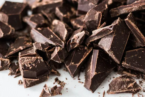 Почему вам стоит включить в рацион темный шоколад?