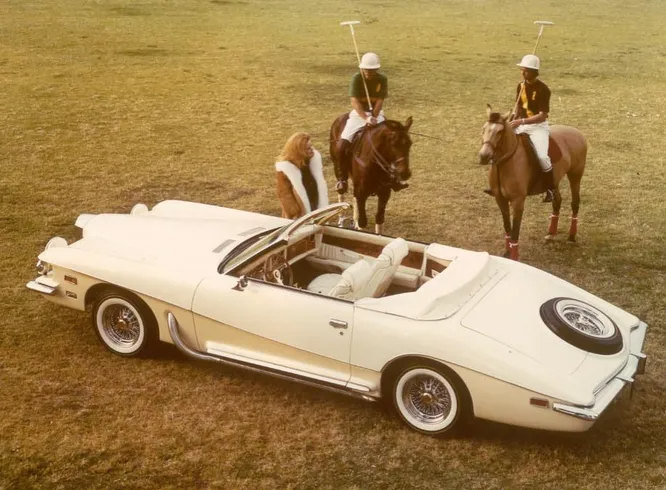 1979 год, Stutz Bearcat Convertible.