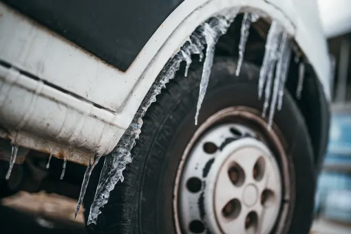Инструкция по сохранению авто от коррозии: как грамотно обработать нижнюю часть автомобиля антикором после зимы?