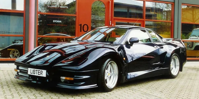 Lister Storm (1993). Ещё один необычный выходец из эры GT, добавивший Lister в список компаний, создающих гоночные автомобили. До 2006 года Storm оставался самым быстрым в мире четырёхместным автомобилем.
