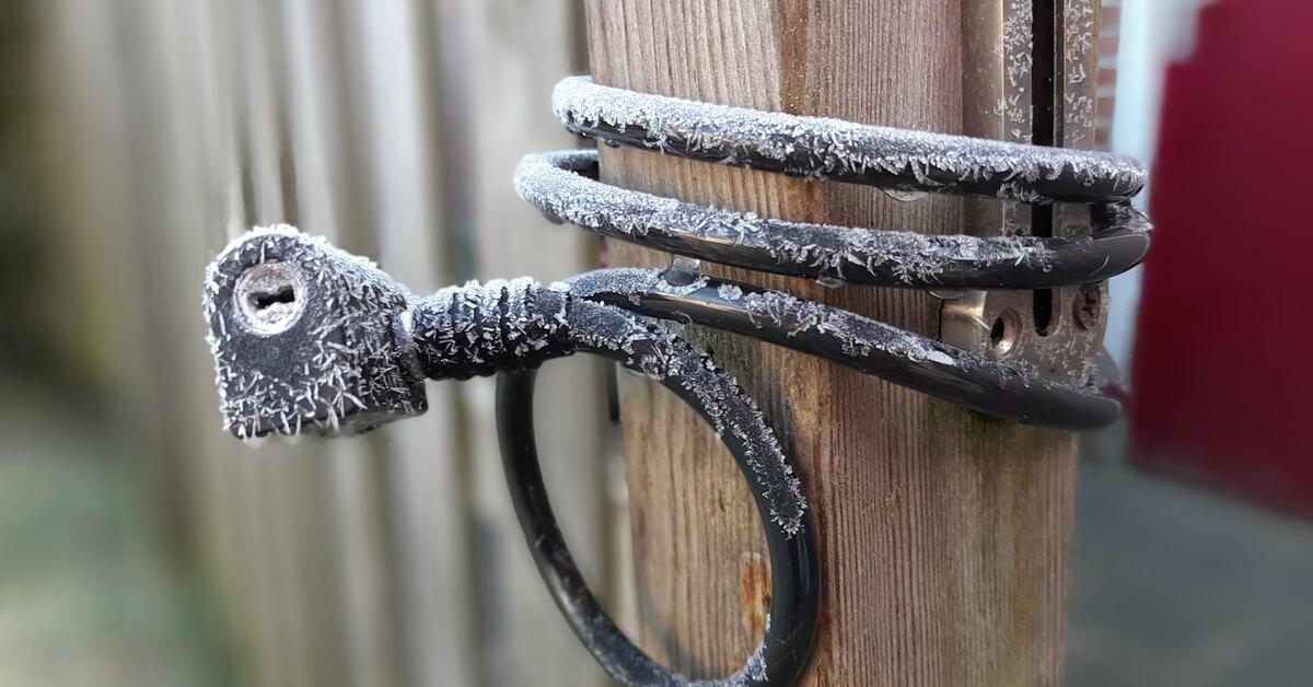 Как отогреть замороженный замок и привести его в рабочее состояние?