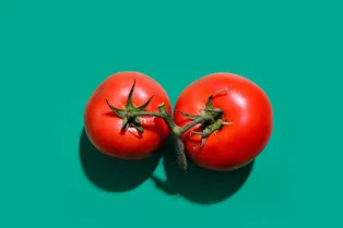 Почему каждому мужчине полезно пить томатный сок: узнайте о его неожиданном преимуществе для здоровья