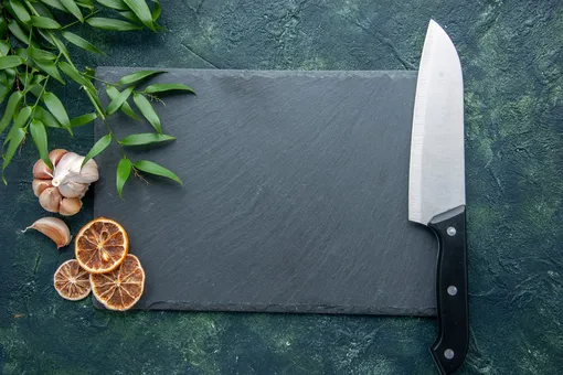 Как наточить нож при помощи тарелки?
