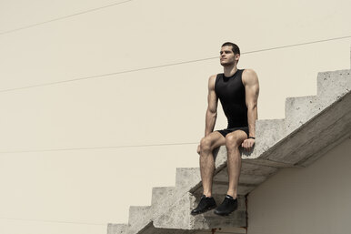 5 упражнений на лестнице для проработки основных групп мышц