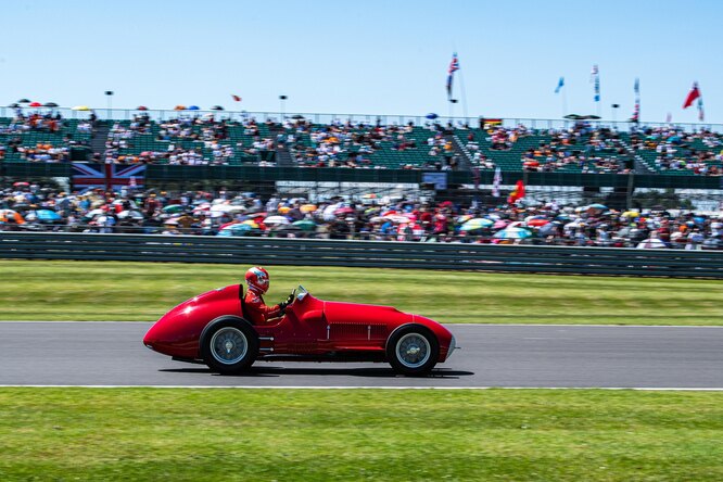 70-летний Ferrari вернули на гоночную трассу Формулы-1 70-летний Ferrari вернули на гоночную трассу Формулы-1